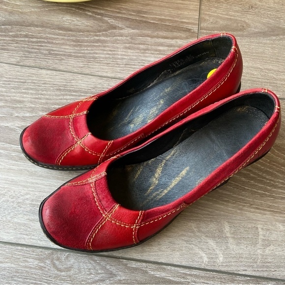 Eject Funky Heel Red Leather Pumps - Picture 2 of 14